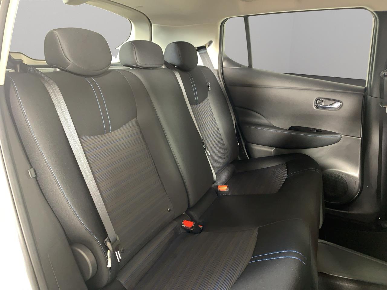 2019 Nissan Leaf G Hatchback HEATED SEATS + CRUISE CONTROL + REVERSING CAMERA