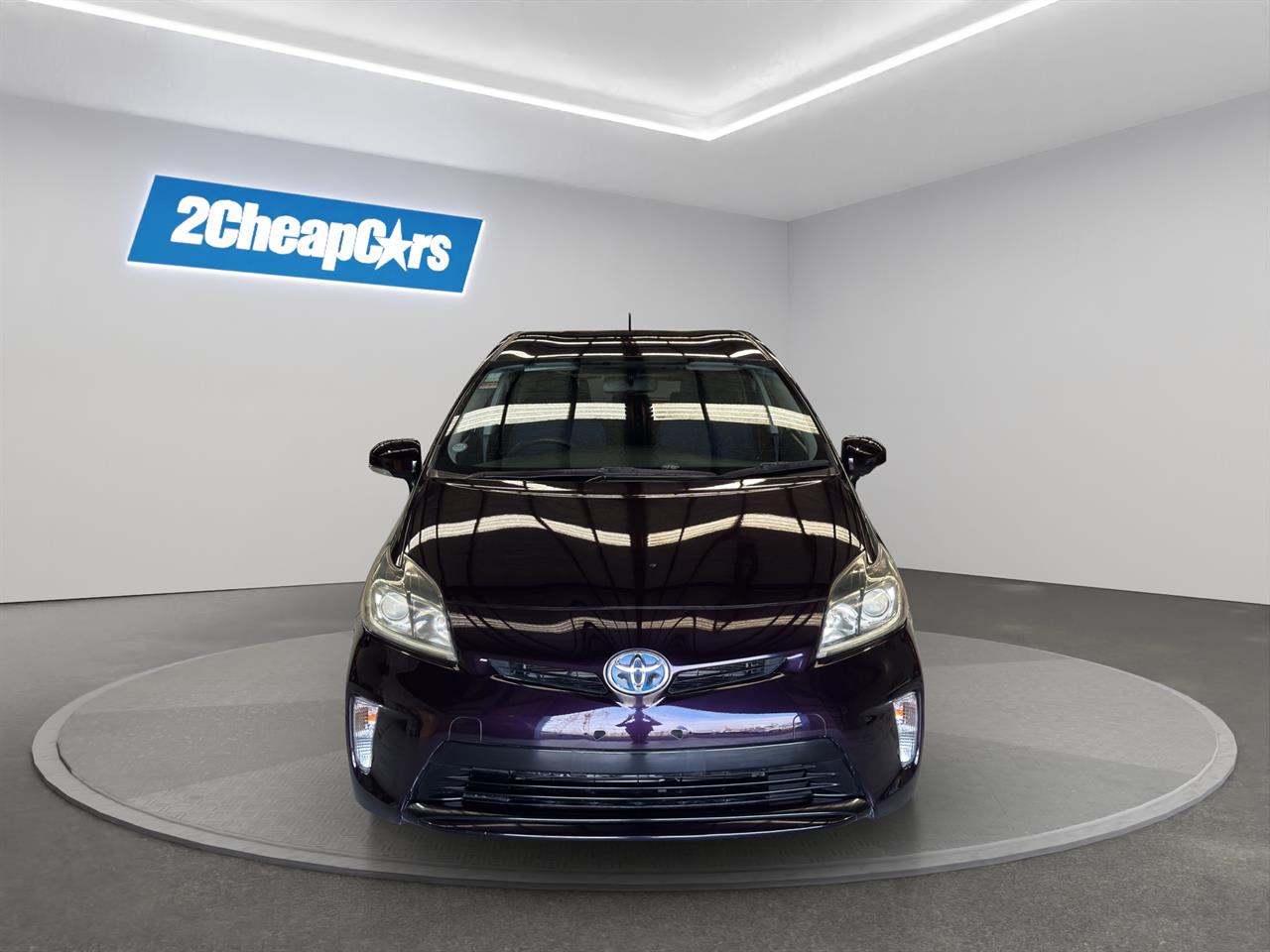 2014 Toyota Prius Hybrid Hatchback GREAT SPACE + GREAT FUEL EFFICIENCY