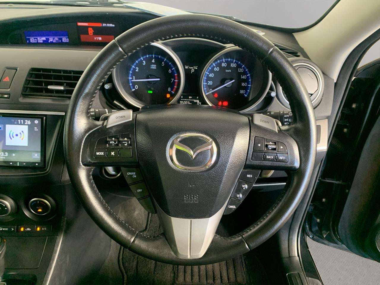 2013 Mazda Axela 3 2.0L Hatchback PUSH BUTTON START + AUTO LIGHTS + REVERSING CAMERA