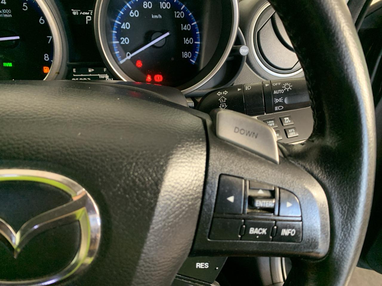 2013 Mazda Axela 3 2.0L Hatchback PUSH BUTTON START + AUTO LIGHTS + REVERSING CAMERA