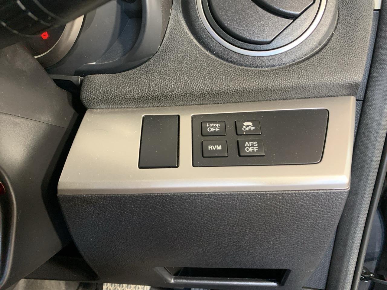 2013 Mazda Axela 3 2.0L Hatchback PUSH BUTTON START + AUTO LIGHTS + REVERSING CAMERA