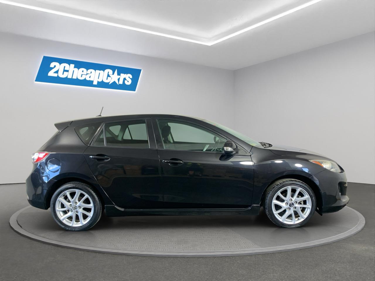 2013 Mazda Axela 3 2.0L Hatchback PUSH BUTTON START + AUTO LIGHTS + REVERSING CAMERA