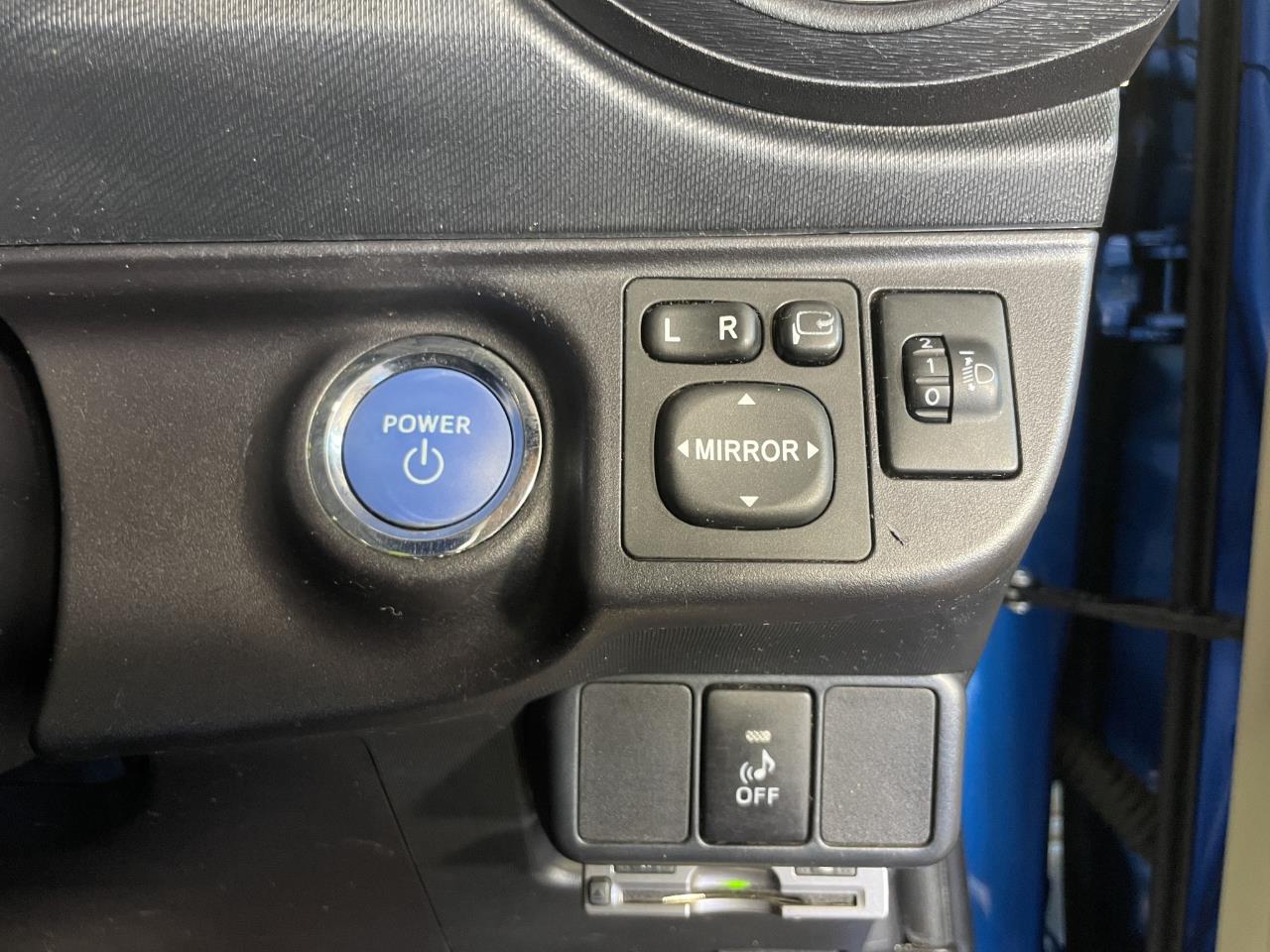 2013 Toyota Aqua G Hatchback REVERSING CAMERA + SMART KEY