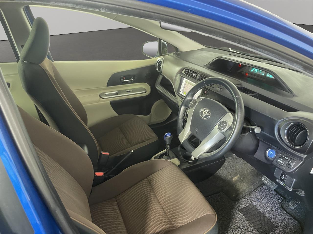 2013 Toyota Aqua G Hatchback REVERSING CAMERA + SMART KEY