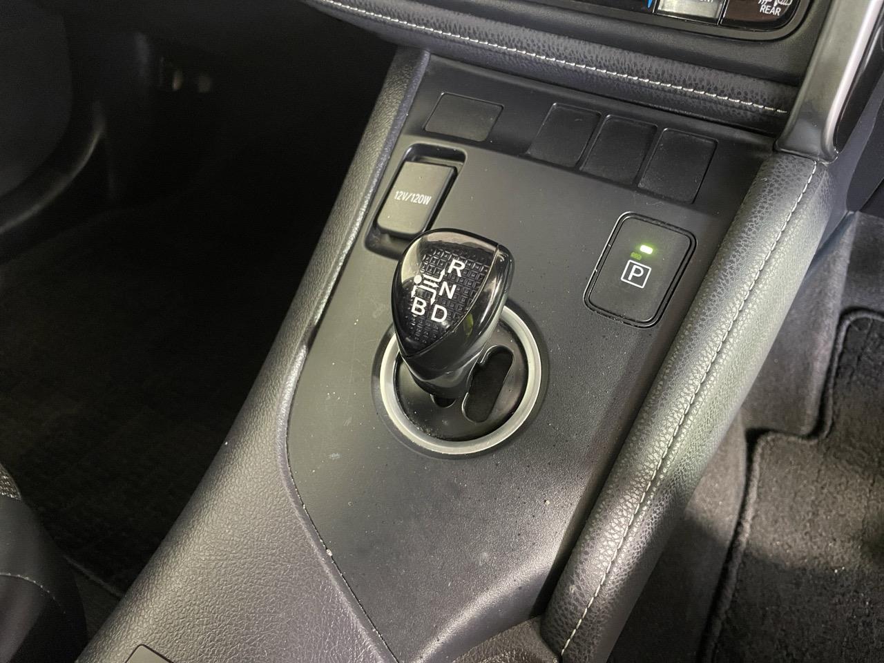 2016 Toyota Auris Corolla Hybrid G Hatchback REVERSING CAMERA + AUTO LIGHTS + PUSH BUTTON START