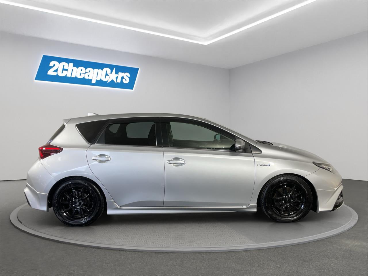 2016 Toyota Auris Corolla Hybrid G Hatchback REVERSING CAMERA + AUTO LIGHTS + PUSH BUTTON START