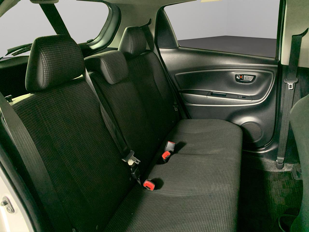 2016 Toyota Vitz Yaris F Hatchback LOW KMS + REVERSING CAMERA 