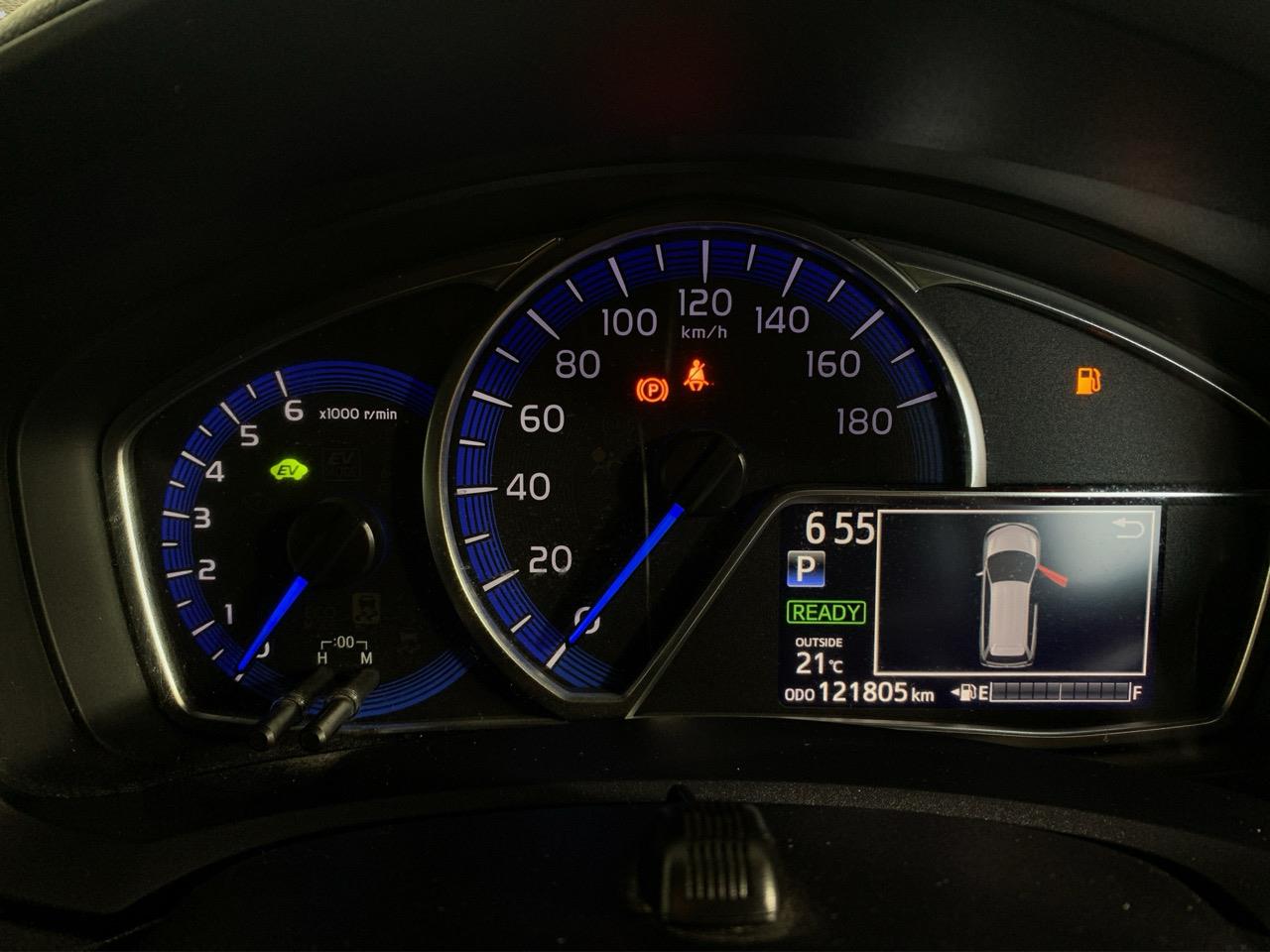 2013 Toyota Corolla Fielder Hybrid Station Wagon PUSH BUTTON START + AUTO LIGHTS