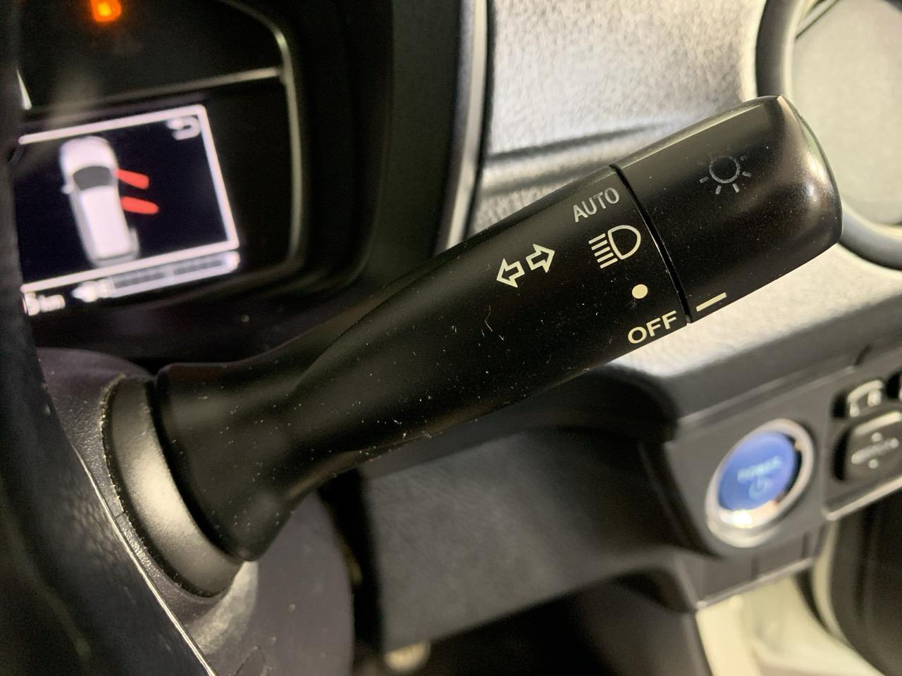 2013 Toyota Corolla Fielder Hybrid Station Wagon PUSH BUTTON START + AUTO LIGHTS