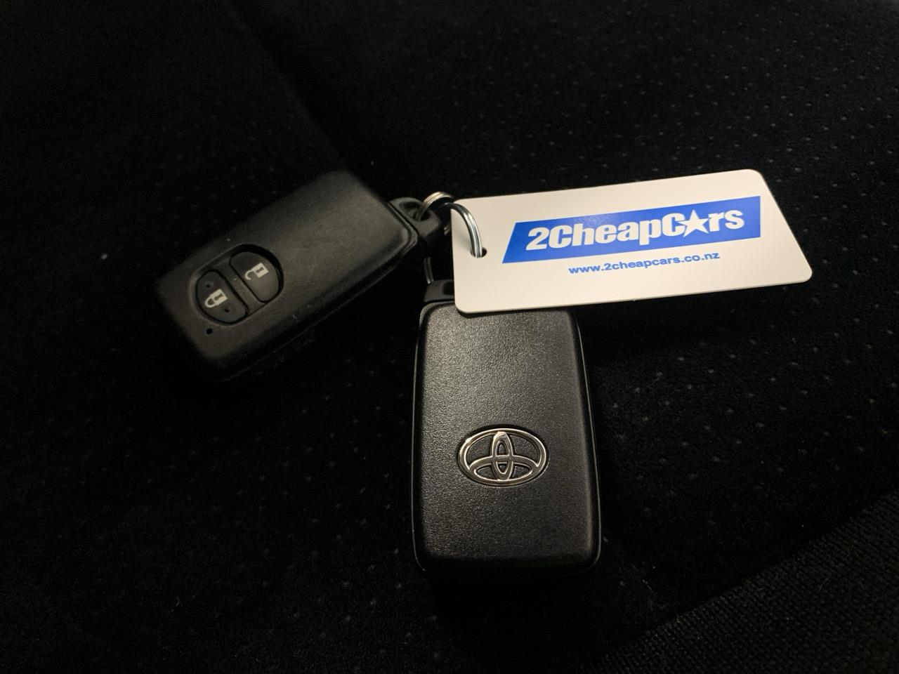 2013 Toyota Corolla Fielder Hybrid Station Wagon PUSH BUTTON START + AUTO LIGHTS