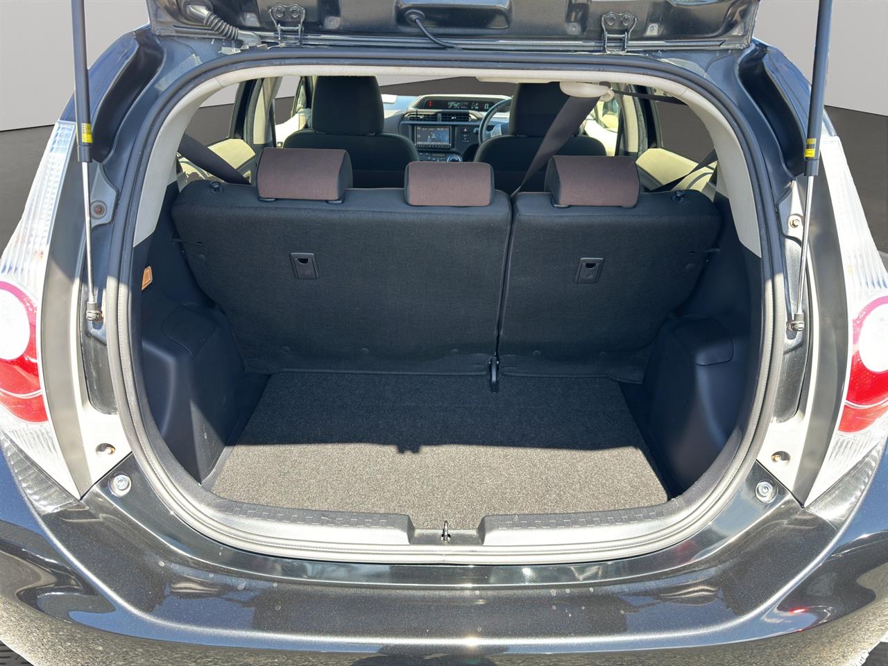 2014 Toyota Aqua G Hatchback SMART KEY + REVERSING CAMERA