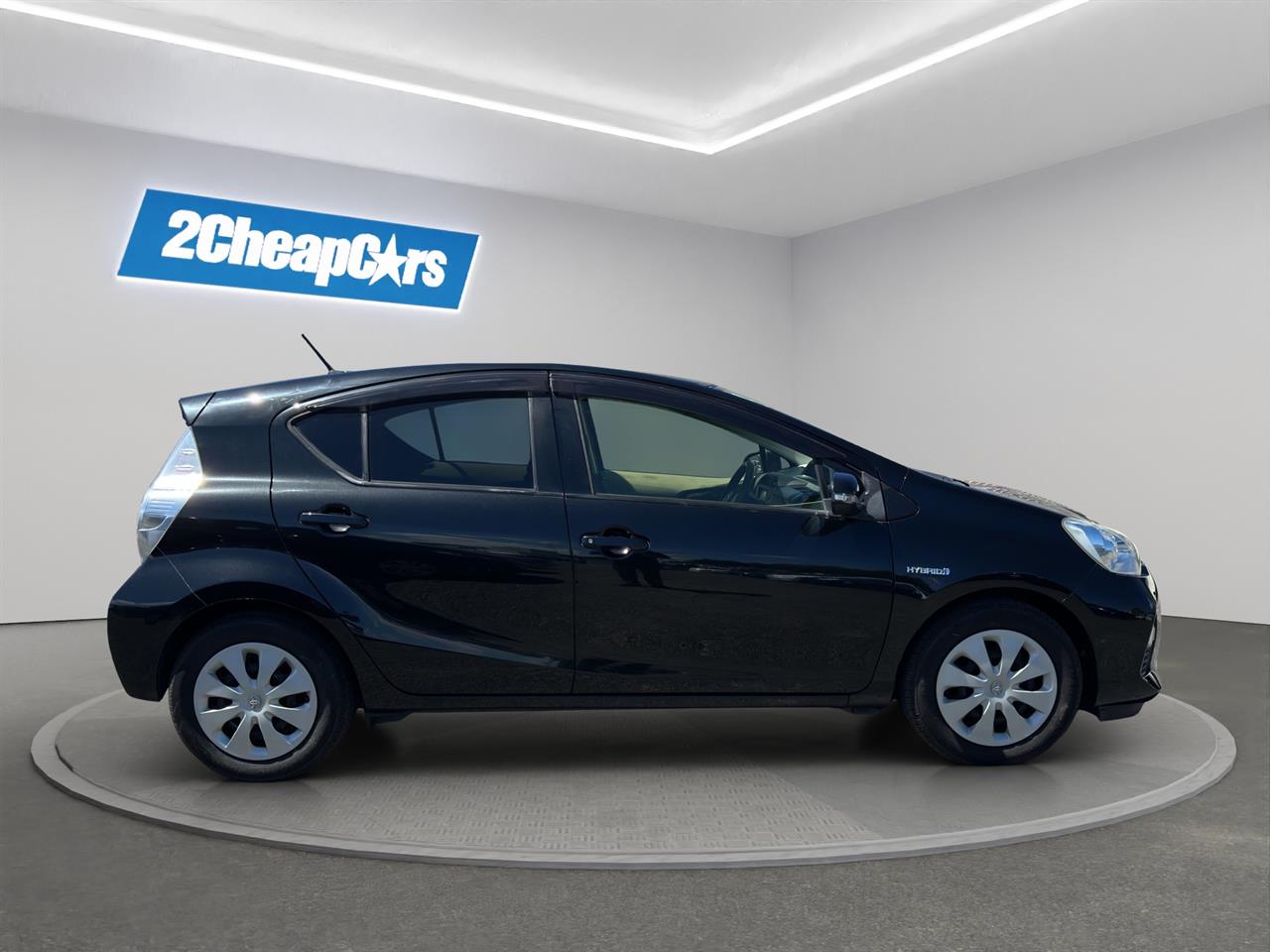 2014 Toyota Aqua G Hatchback SMART KEY + REVERSING CAMERA