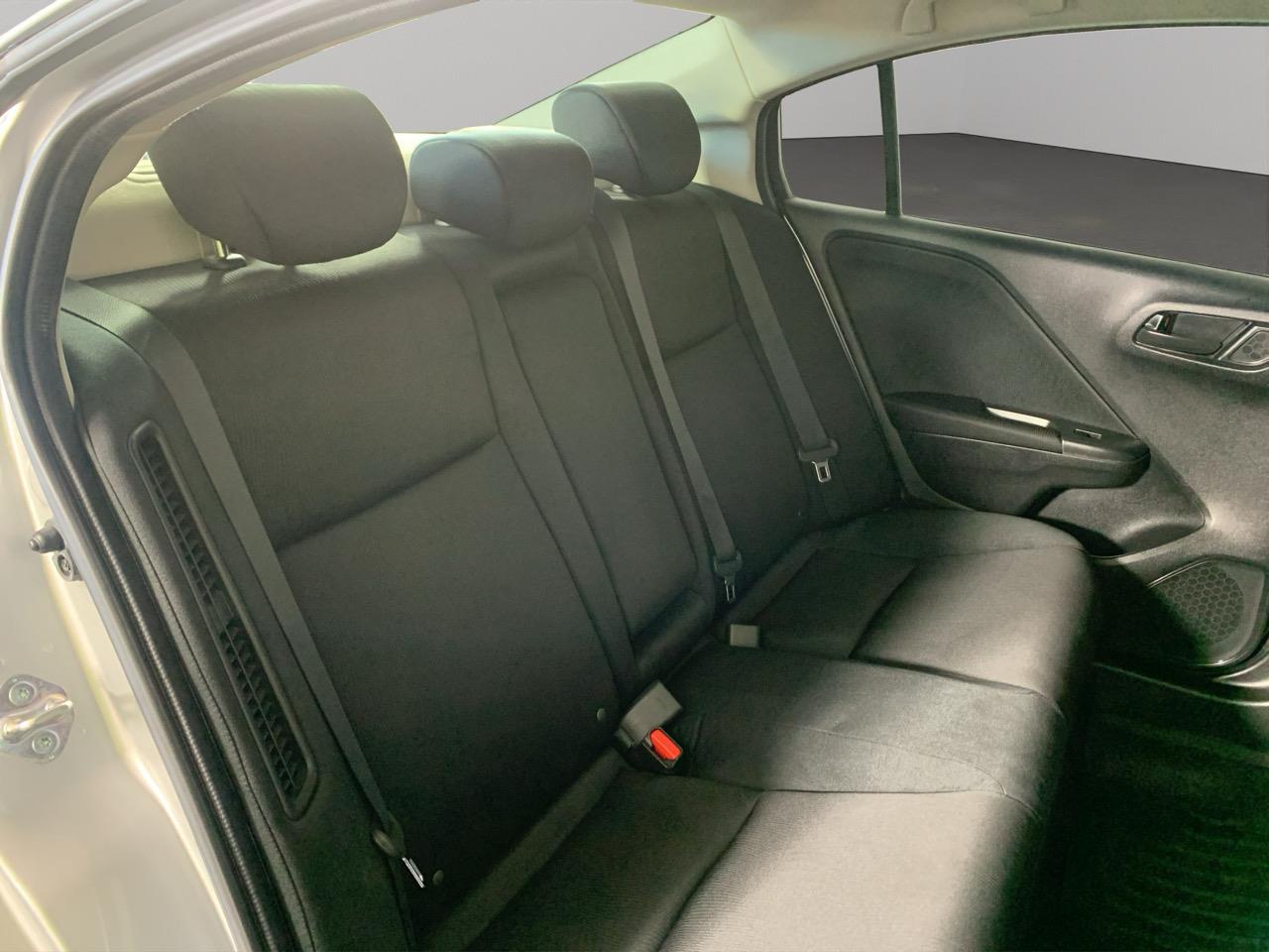 2014 Honda Grace Hybrid EX Sedan LOW KMS + PUSH START + GREAT FUEL EFFICIENCY