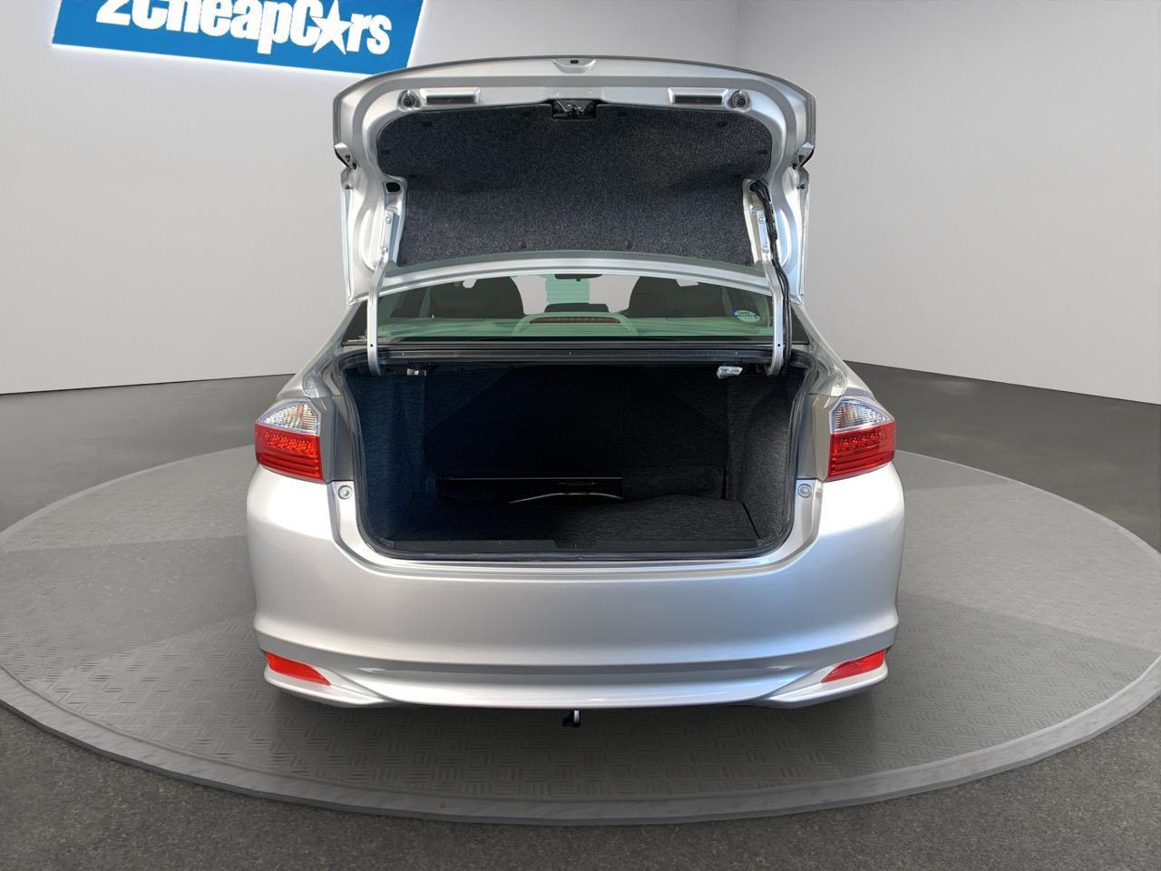 2014 Honda Grace Hybrid EX Sedan LOW KMS + PUSH START + GREAT FUEL EFFICIENCY