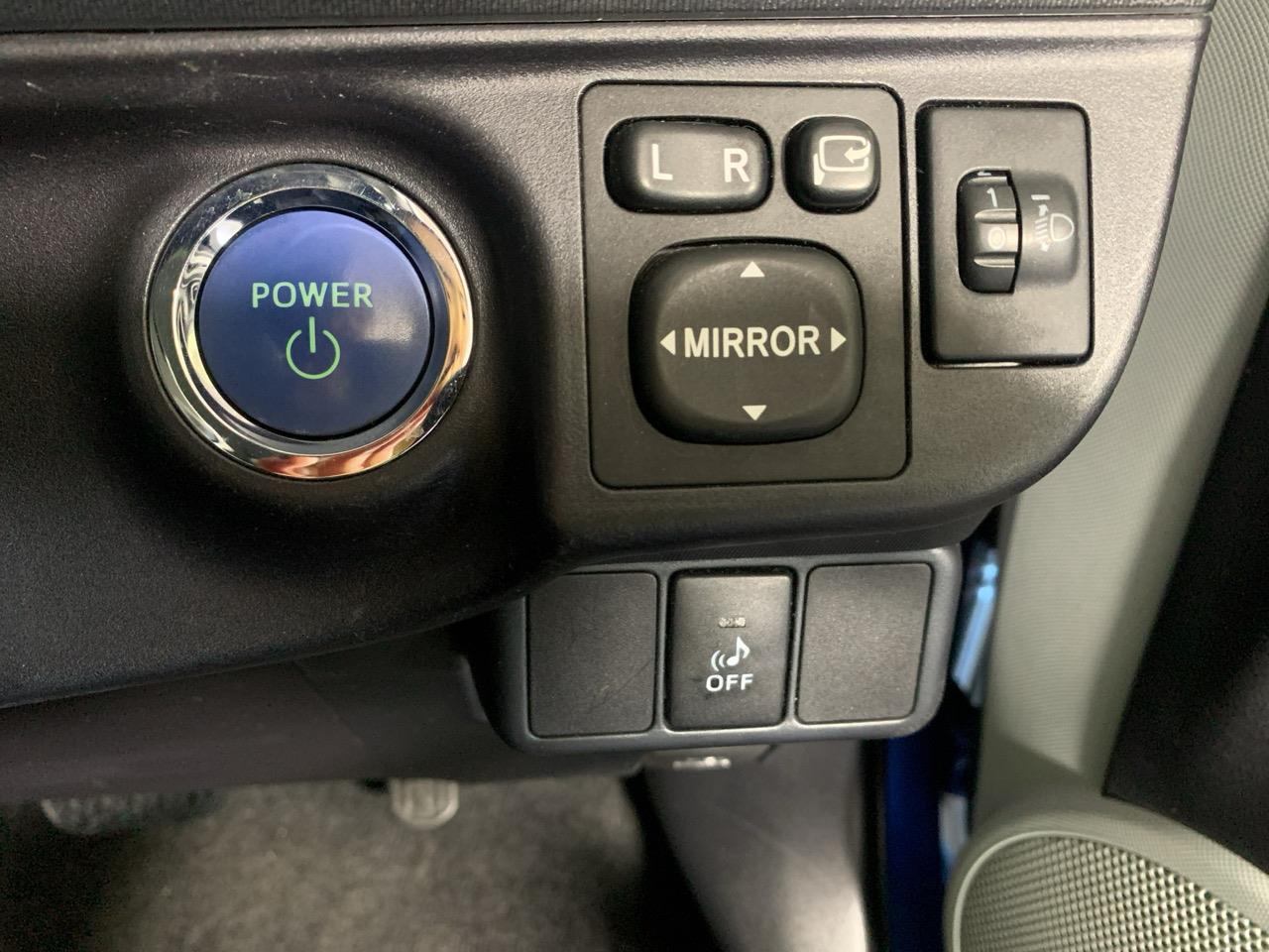 2013 Toyota Aqua S Hatchback REVERSING CAMERA + PUSH BUTTON START + AUTO LIGHTS