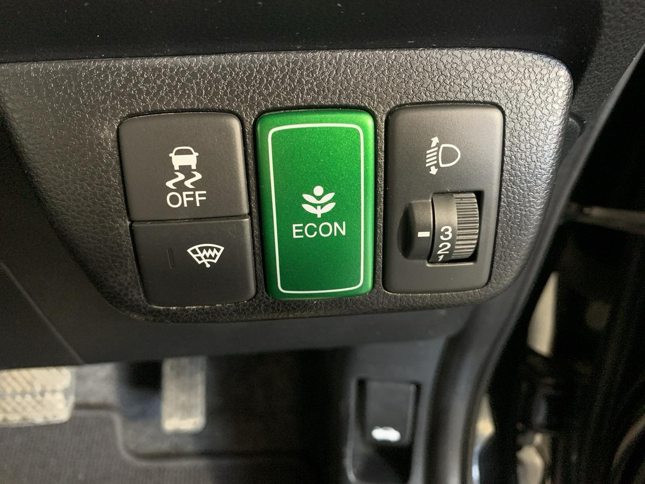 2012 Honda Fit Jazz hybrid Hatchback CRUISE CONTROL + HYBRID
