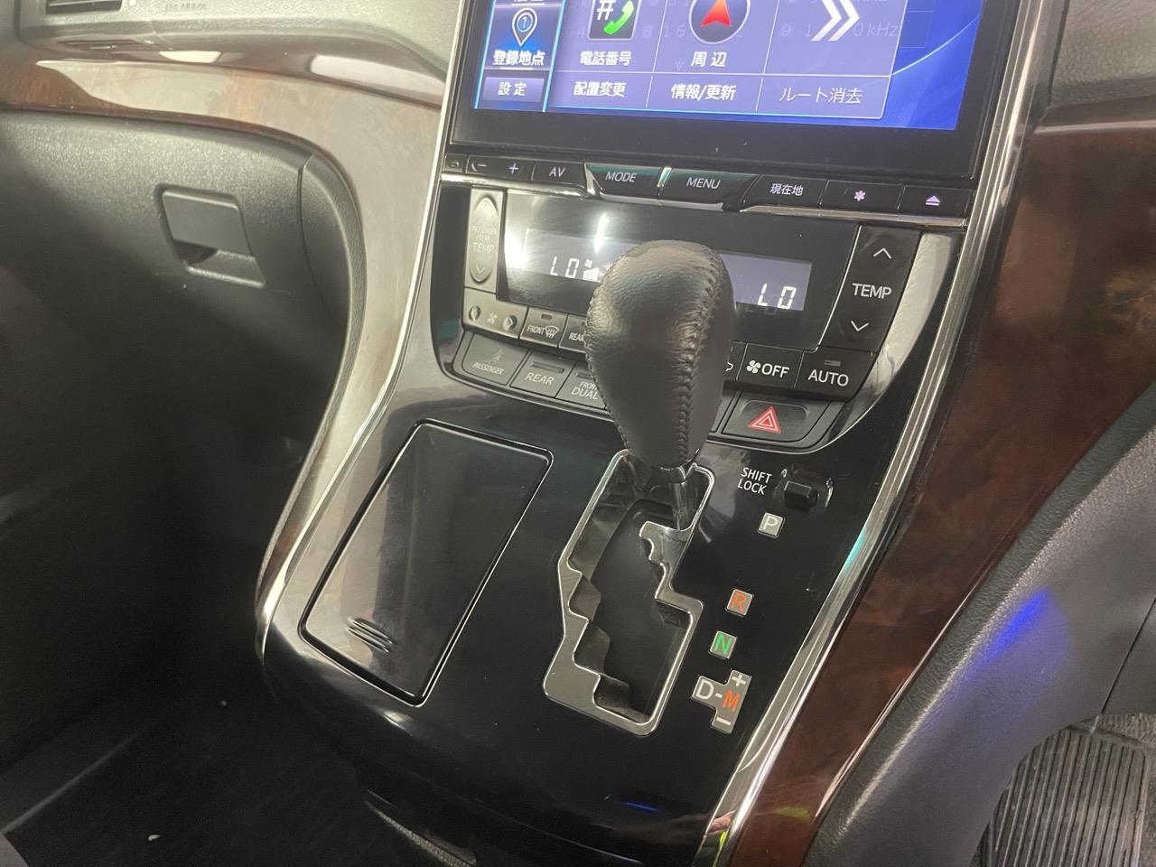 2012 Toyota Vellfire 2.4 Z People Mover ELECTRIC SLIDING DOORS + REVERSING CAMERA