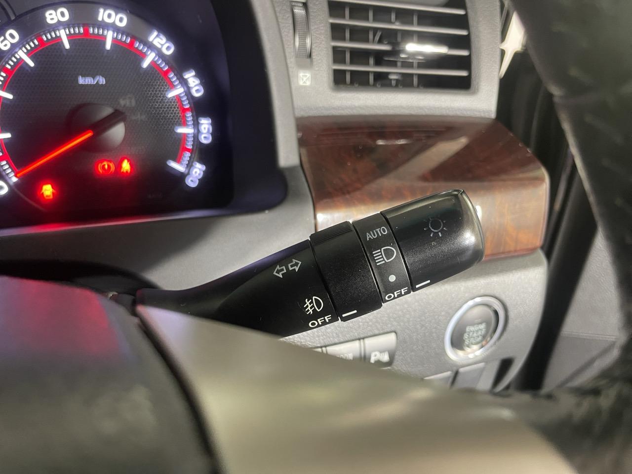 2012 Toyota Vellfire 2.4 Z People Mover ELECTRIC SLIDING DOORS + REVERSING CAMERA