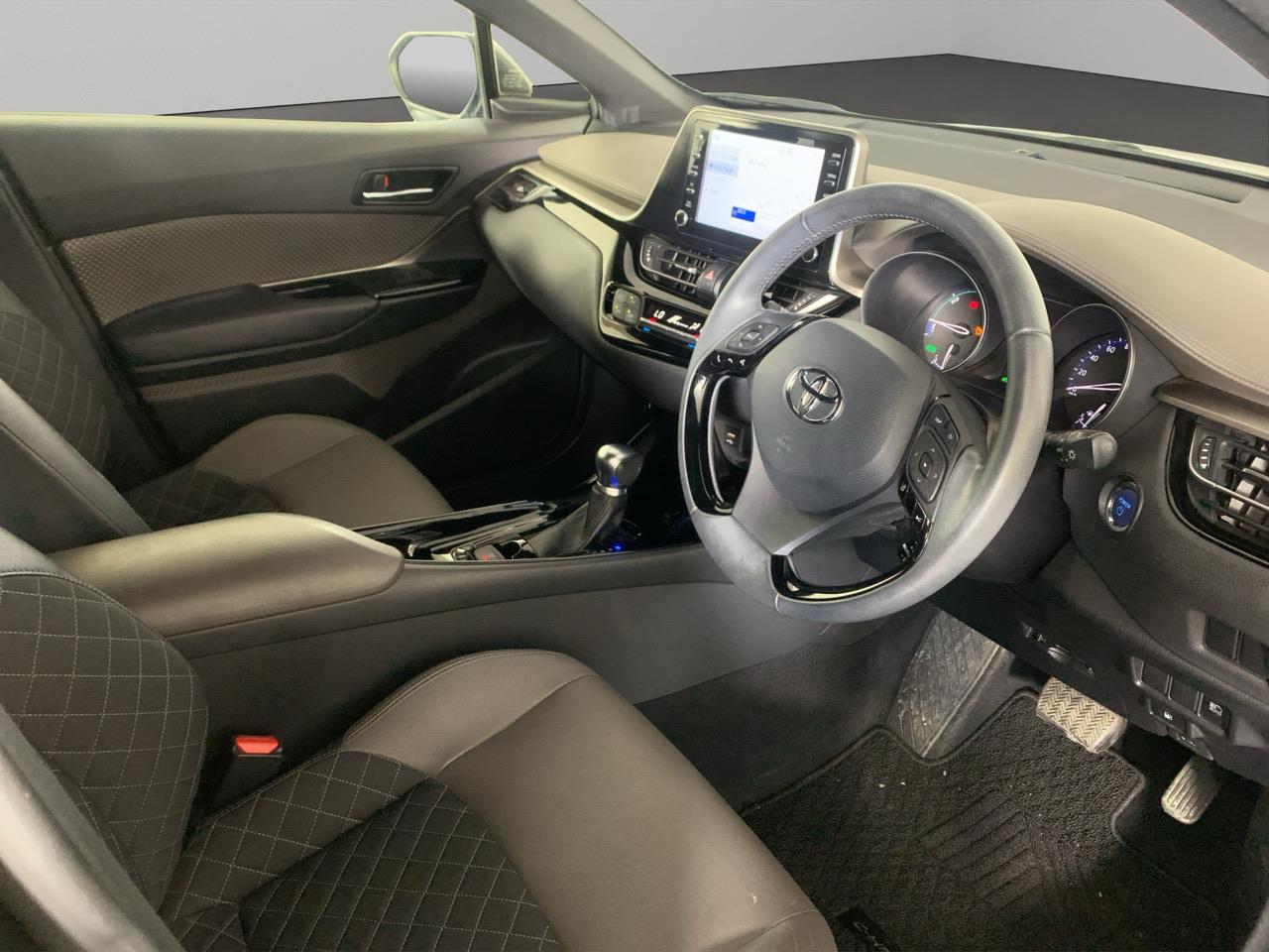 2020 Toyota C-HR HYBRID G LEATHER EDITION RV/SUV LOW KMS + HEATED SEATS + REVERSING CAMERA