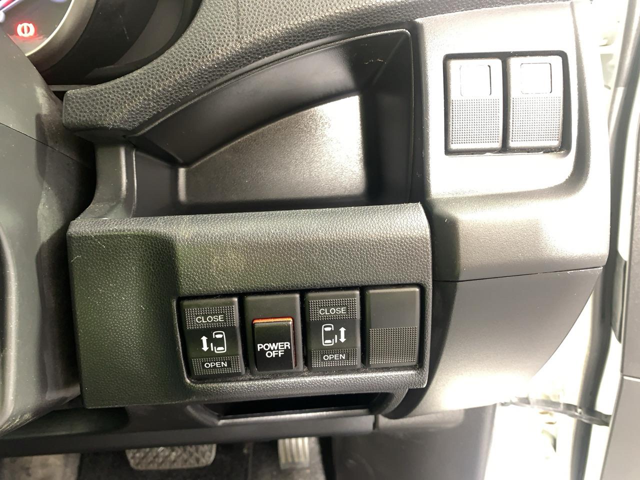 2015 Mazda Premacy 20S SKYACTIVE People Mover POWER SLIDING DOORS + REVERSING CAMERA