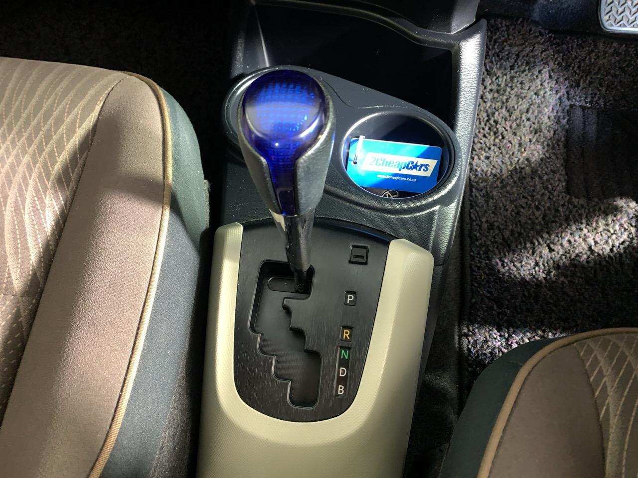 2013 Toyota Aqua G Hatchback REVERSING CAMERA + PUSH BUTTON START + AUTO LIGHTS