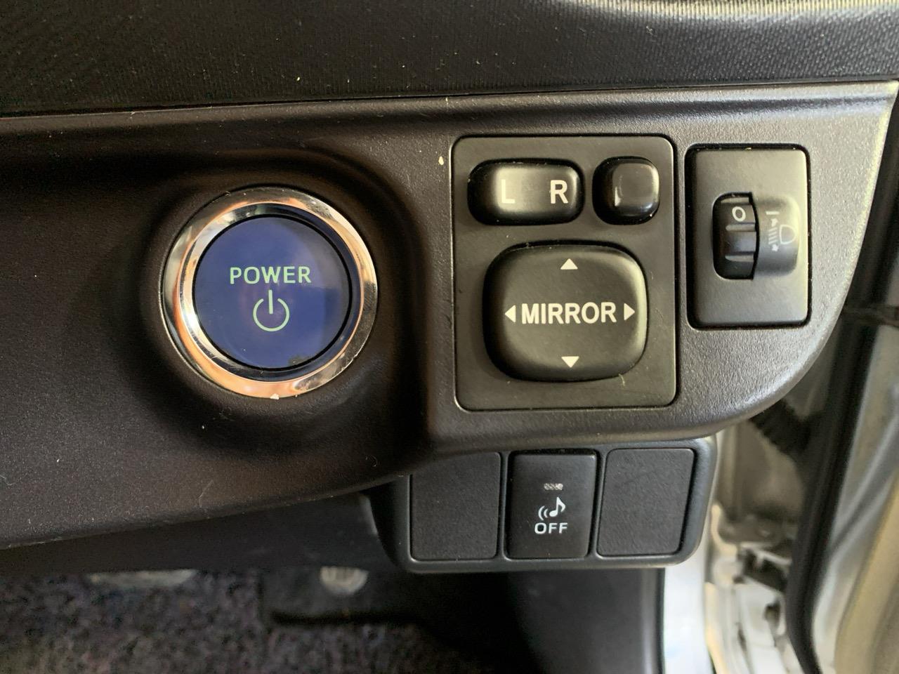 2013 Toyota Aqua G Hatchback REVERSING CAMERA + PUSH BUTTON START + AUTO LIGHTS