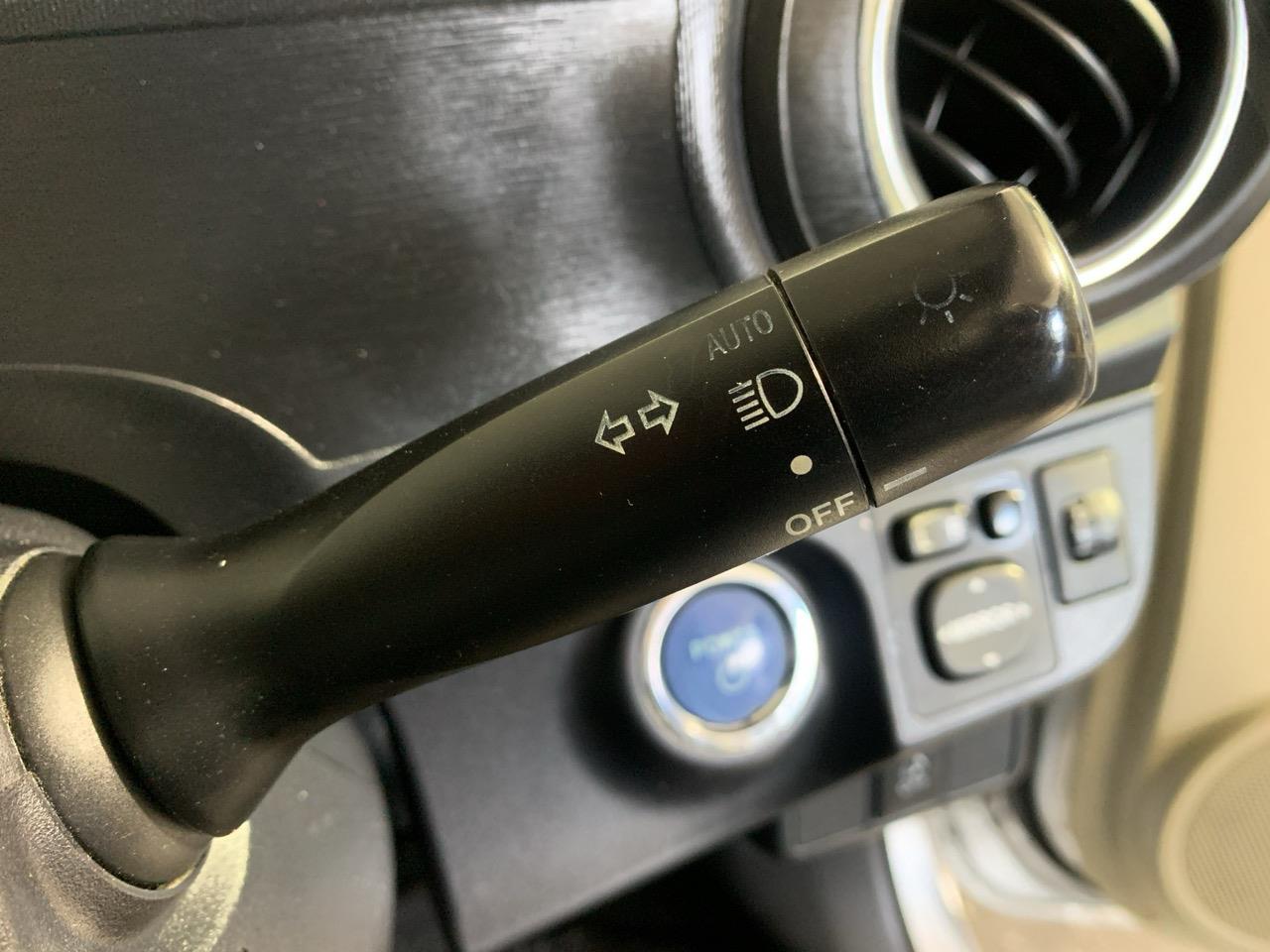 2013 Toyota Aqua G Hatchback REVERSING CAMERA + PUSH BUTTON START + AUTO LIGHTS