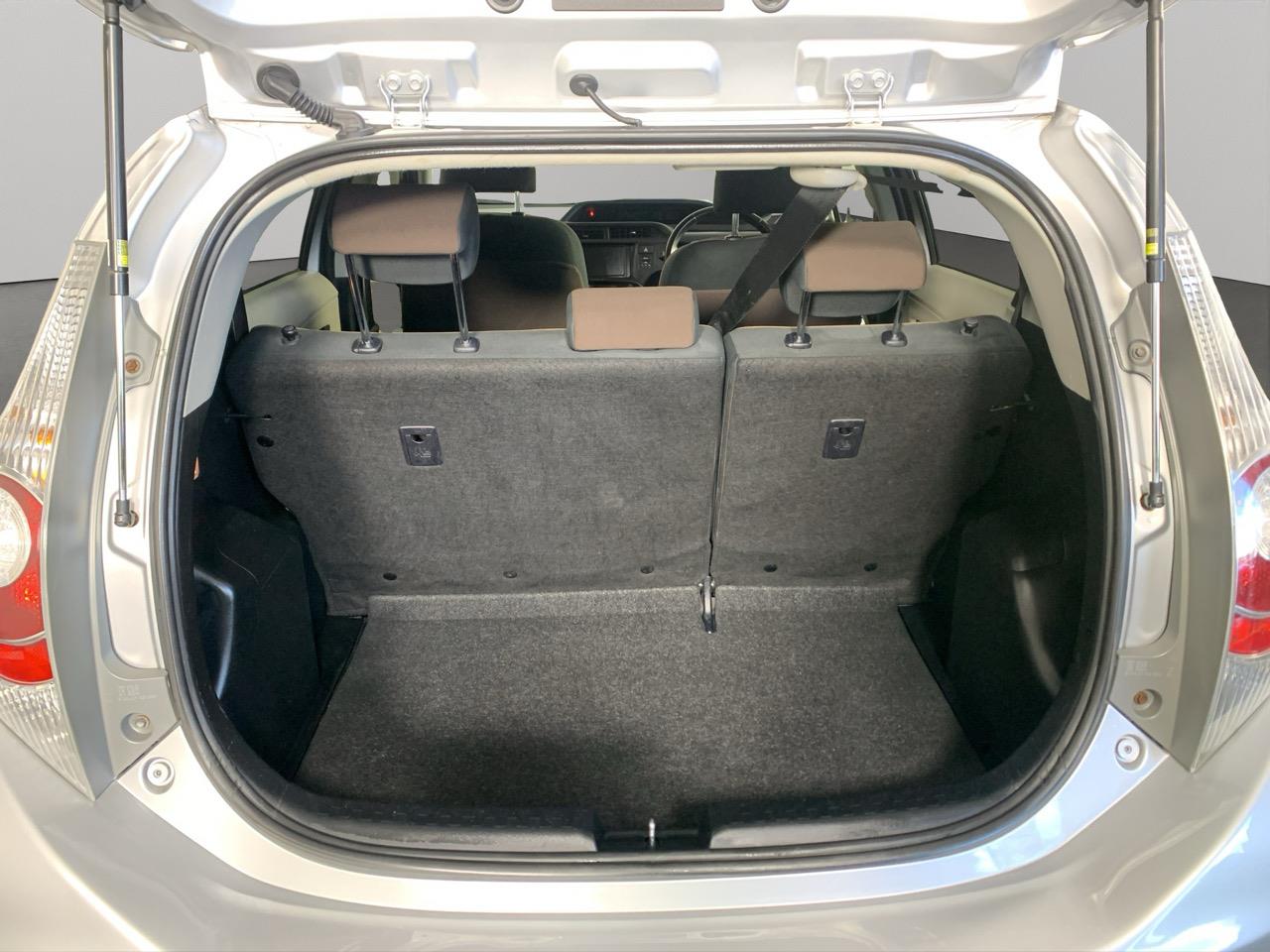 2013 Toyota Aqua G Hatchback REVERSING CAMERA + PUSH BUTTON START + AUTO LIGHTS