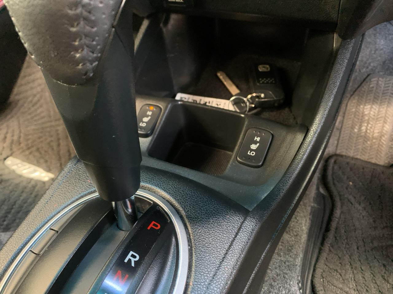 2012 Honda Fit Jazz hybrid Hatchback CRUISE CONTROL + HEATED SEATS