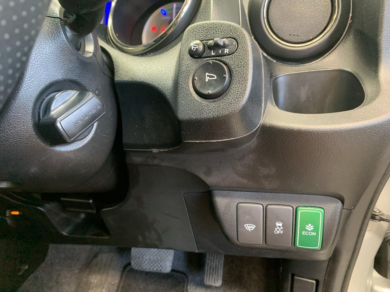 2012 Honda Fit Jazz hybrid Hatchback CRUISE CONTROL + HEATED SEATS