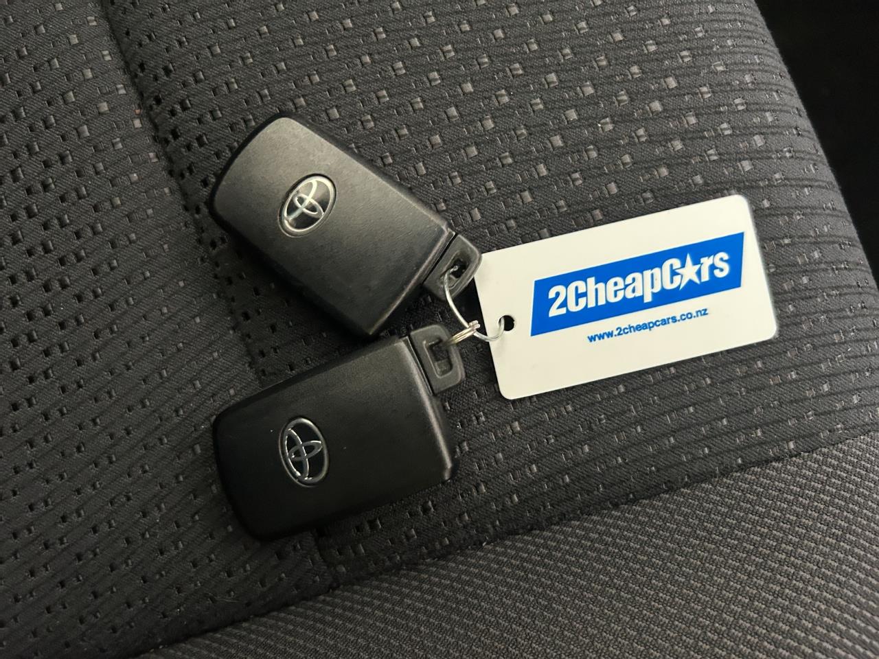 2013 Toyota Camry Hybrid Sedan REVERSING CAMERA + SMART KEY