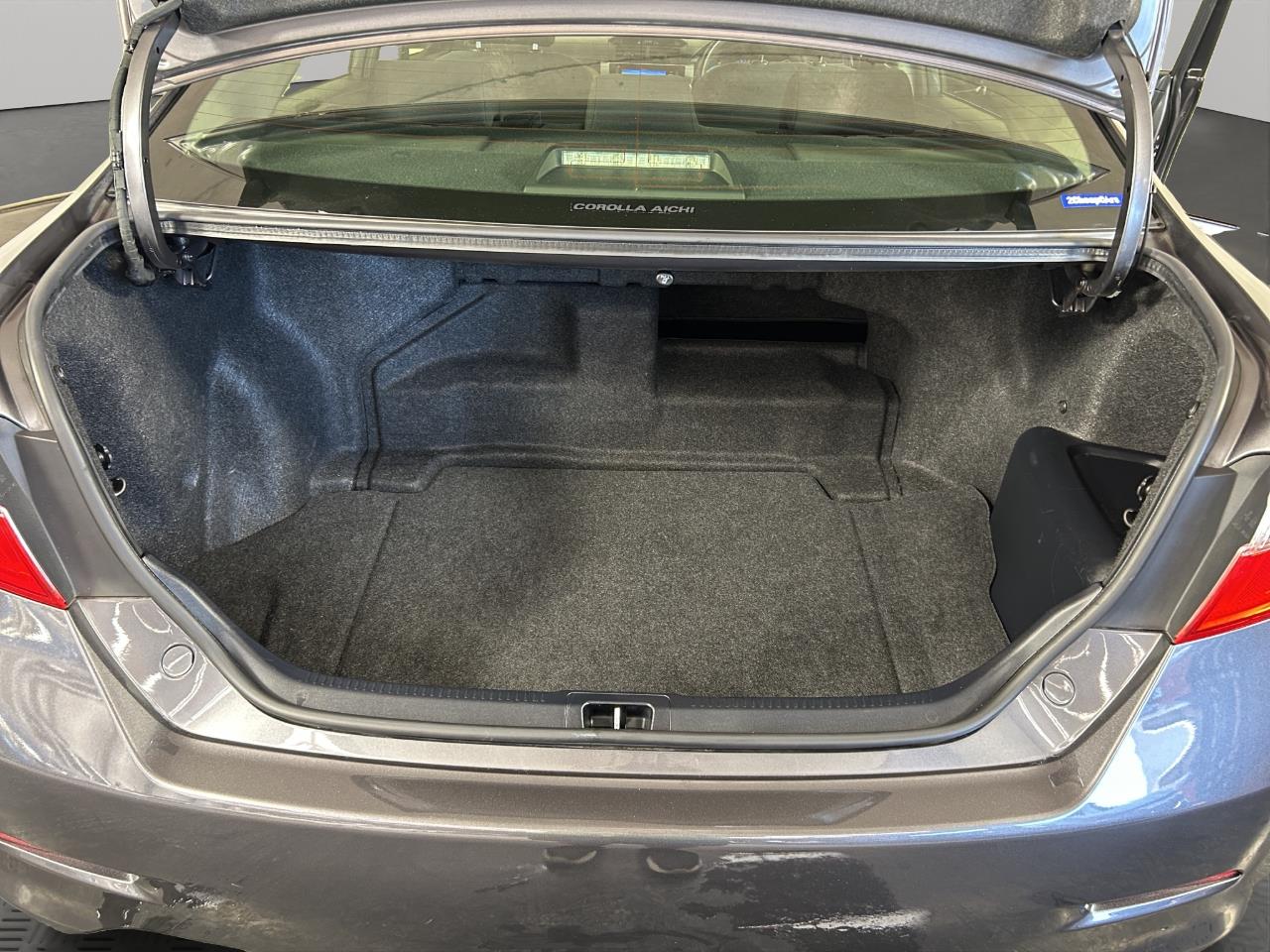 2013 Toyota Camry Hybrid Sedan REVERSING CAMERA + SMART KEY