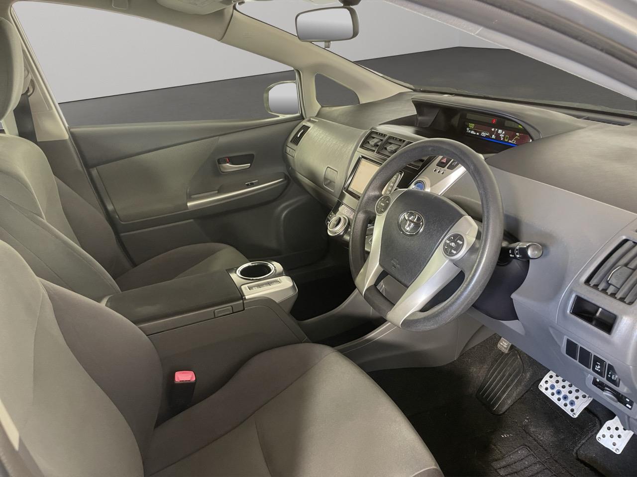 2012 Toyota Prius Alpha S Station Wagon REVERSING CAMERA + AUTO LIGHTS + PUSH START