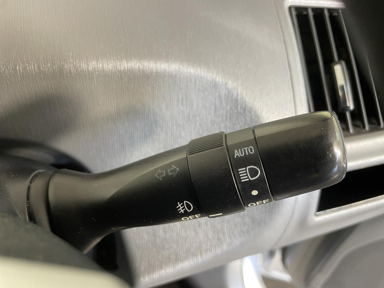 2012 Toyota Prius Alpha S Station Wagon REVERSING CAMERA + AUTO LIGHTS + PUSH START