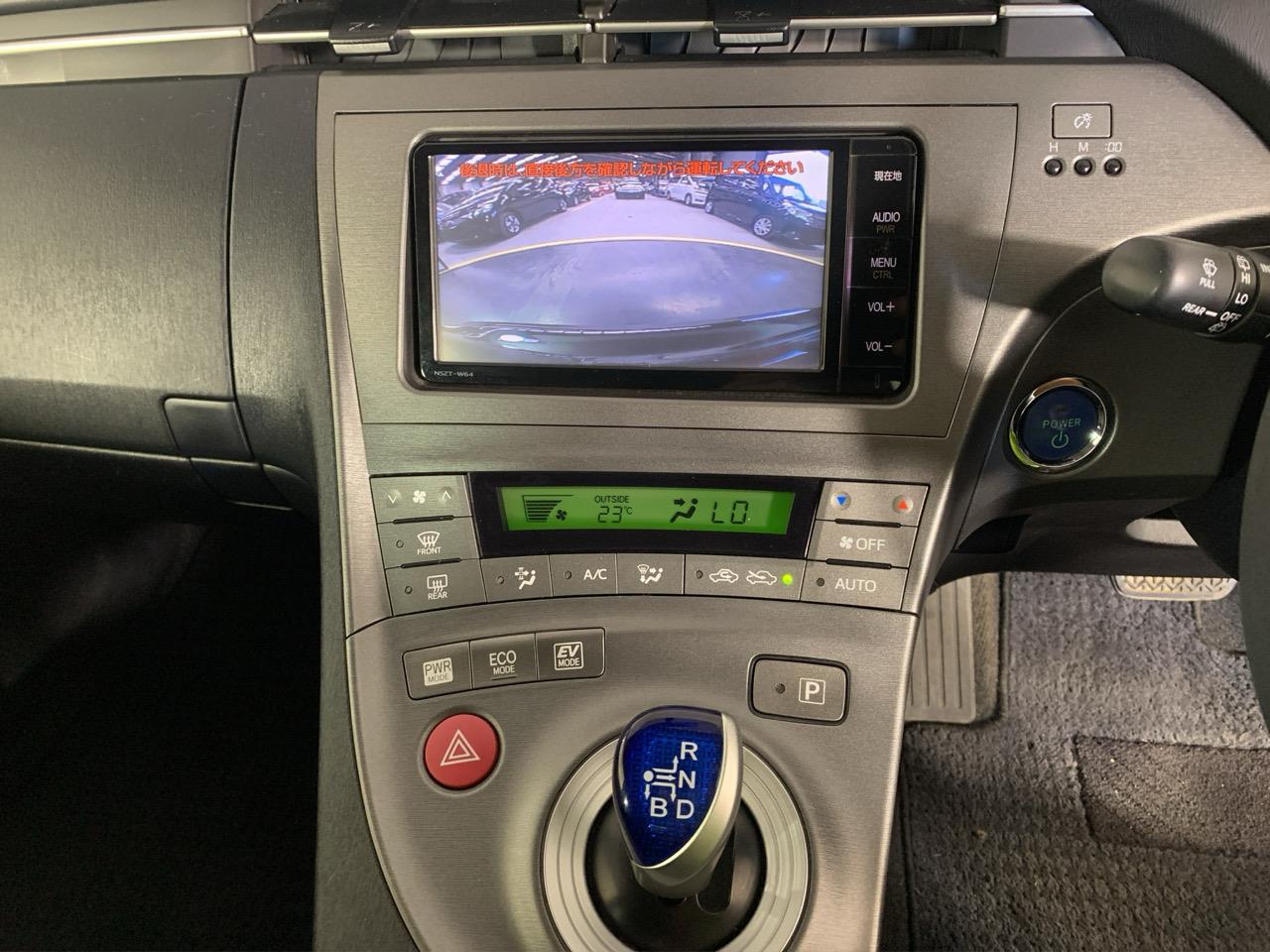 2014 Toyota Prius S Hatchback REVERSING CAMERA + PUSH BUTTON START + AUTO LIGHTS