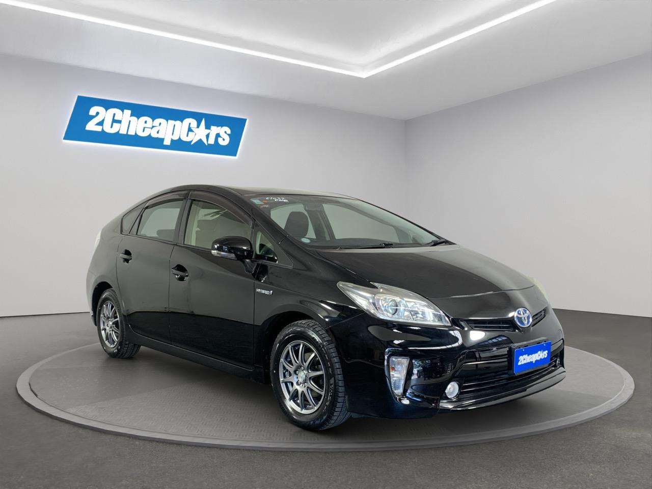 2014 Toyota Prius S Hatchback REVERSING CAMERA + PUSH BUTTON START + AUTO LIGHTS