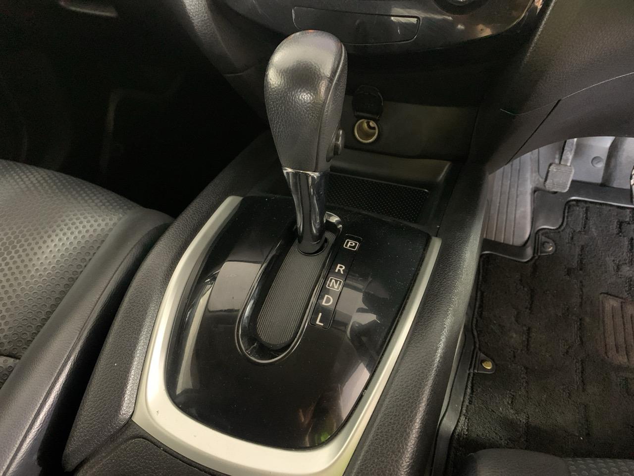 2016 Nissan X-TRAIL EMERGENCY BRAKE PKG 2.0X RV/SUV REVERSING CAMERA + HEATED SEATS +  AUTO LIGHTS