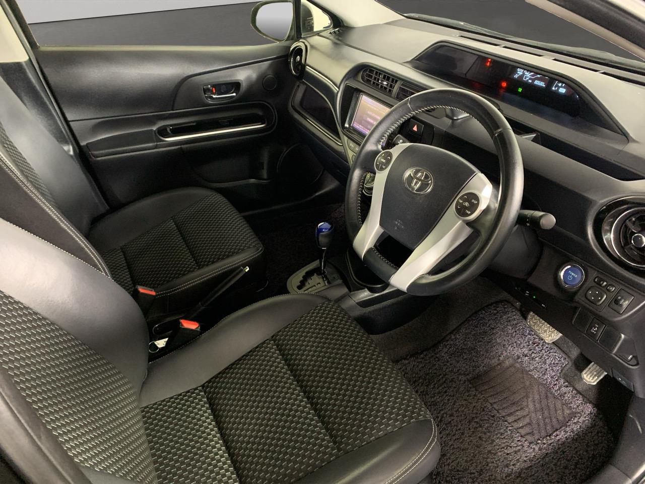 2015 Toyota Aqua X-URBAN Hatchback REVERSING CAMERA + PUSH BUTTON START + AUTO LIGHTS