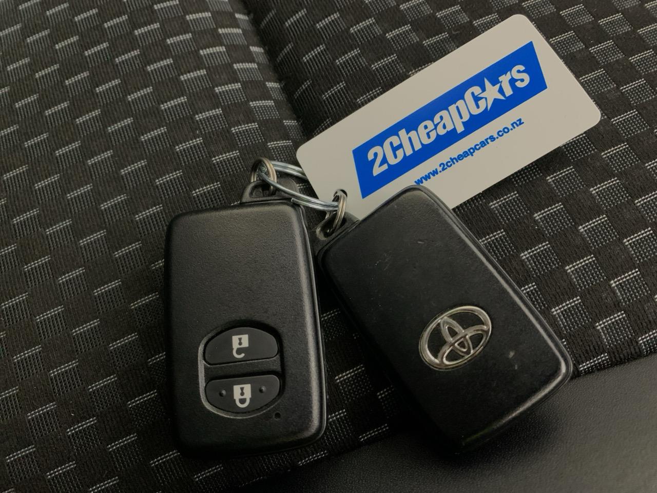 2015 Toyota Aqua X-URBAN Hatchback REVERSING CAMERA + PUSH BUTTON START + AUTO LIGHTS