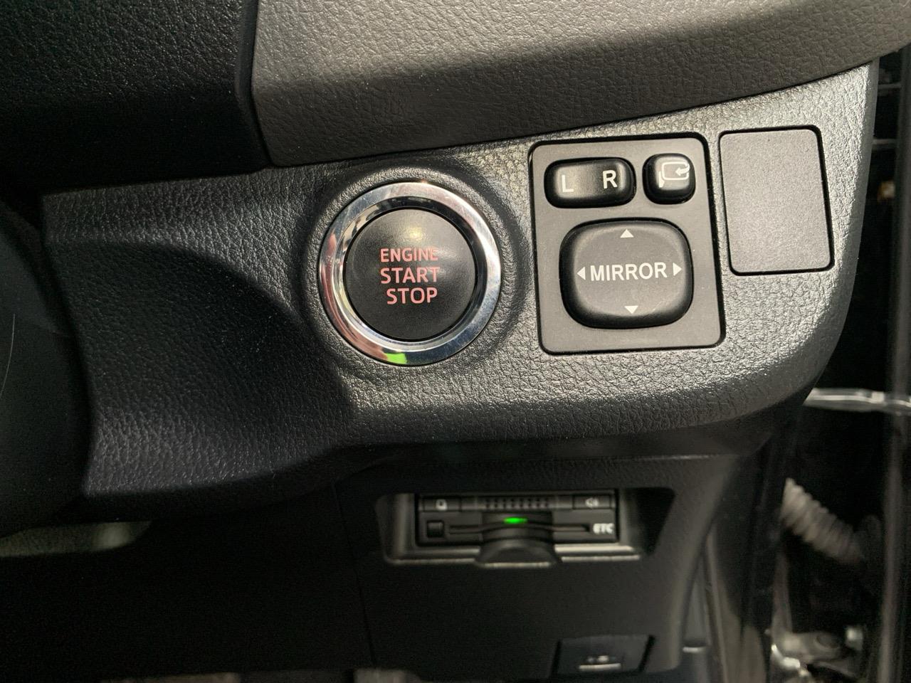 2015 Toyota Vitz Yaris S Hatchback PUSH BUTTON START + AUTO LIGHTS + REVERSING CAMERA