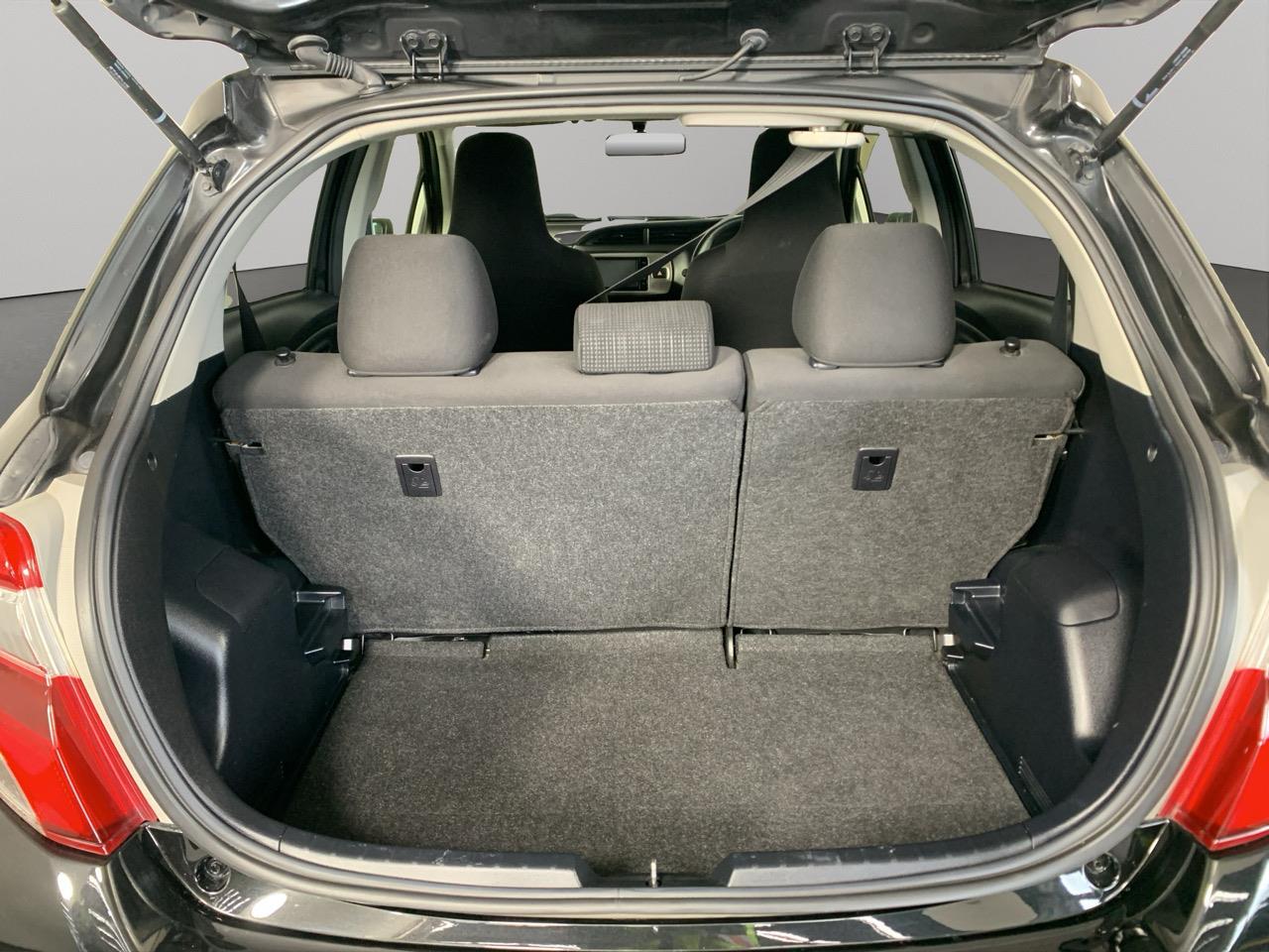 2015 Toyota Vitz Yaris S Hatchback PUSH BUTTON START + AUTO LIGHTS + REVERSING CAMERA