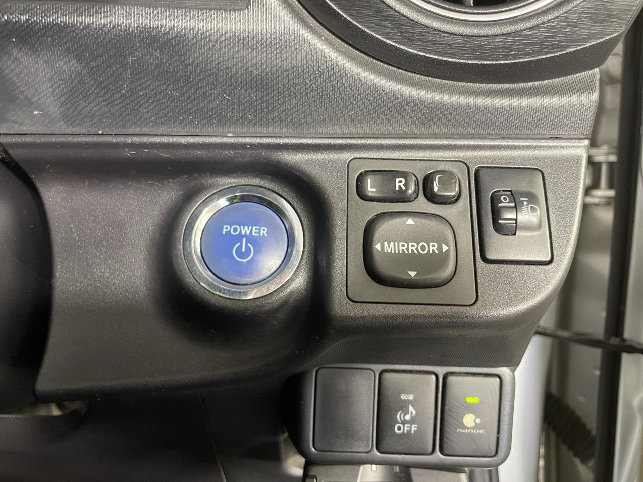 2013 Toyota Aqua G Hatchback REVERSING CAMERA + HEATED SEATS + PUSH START