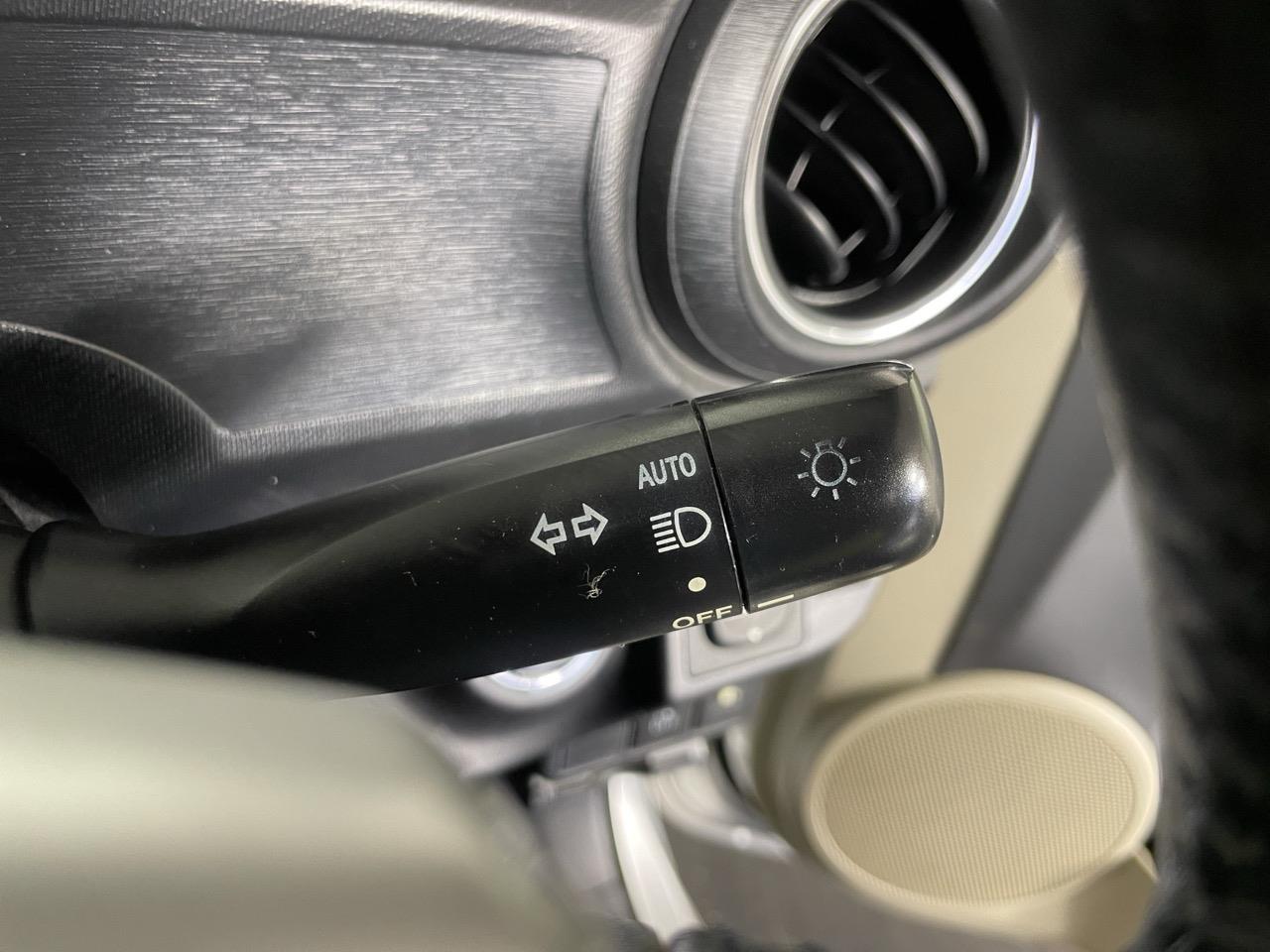 2013 Toyota Aqua G Hatchback REVERSING CAMERA + HEATED SEATS + PUSH START