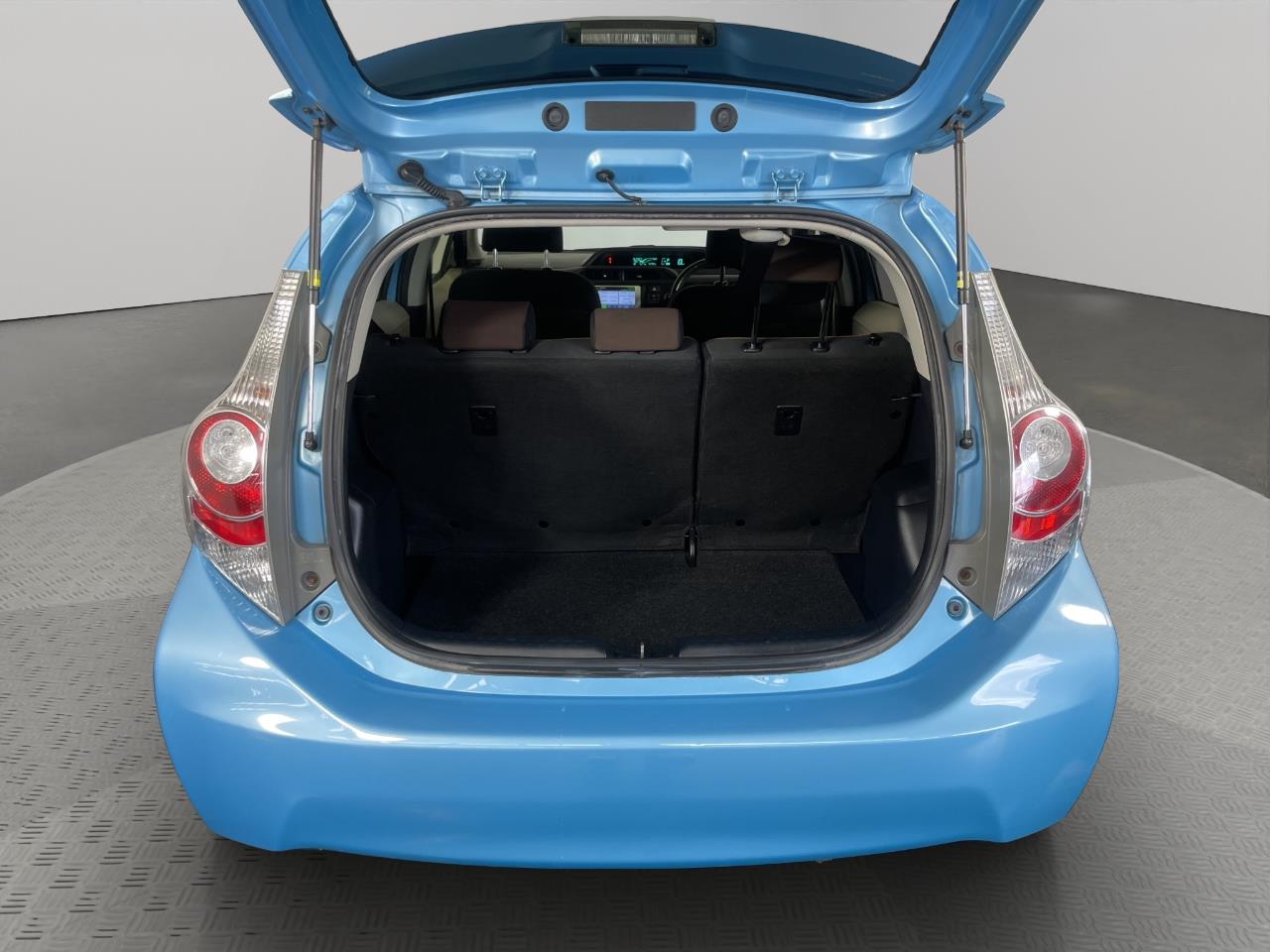 2013 Toyota Aqua 1.5 Hatchback PUSH SRART + AUTO LIGHTS