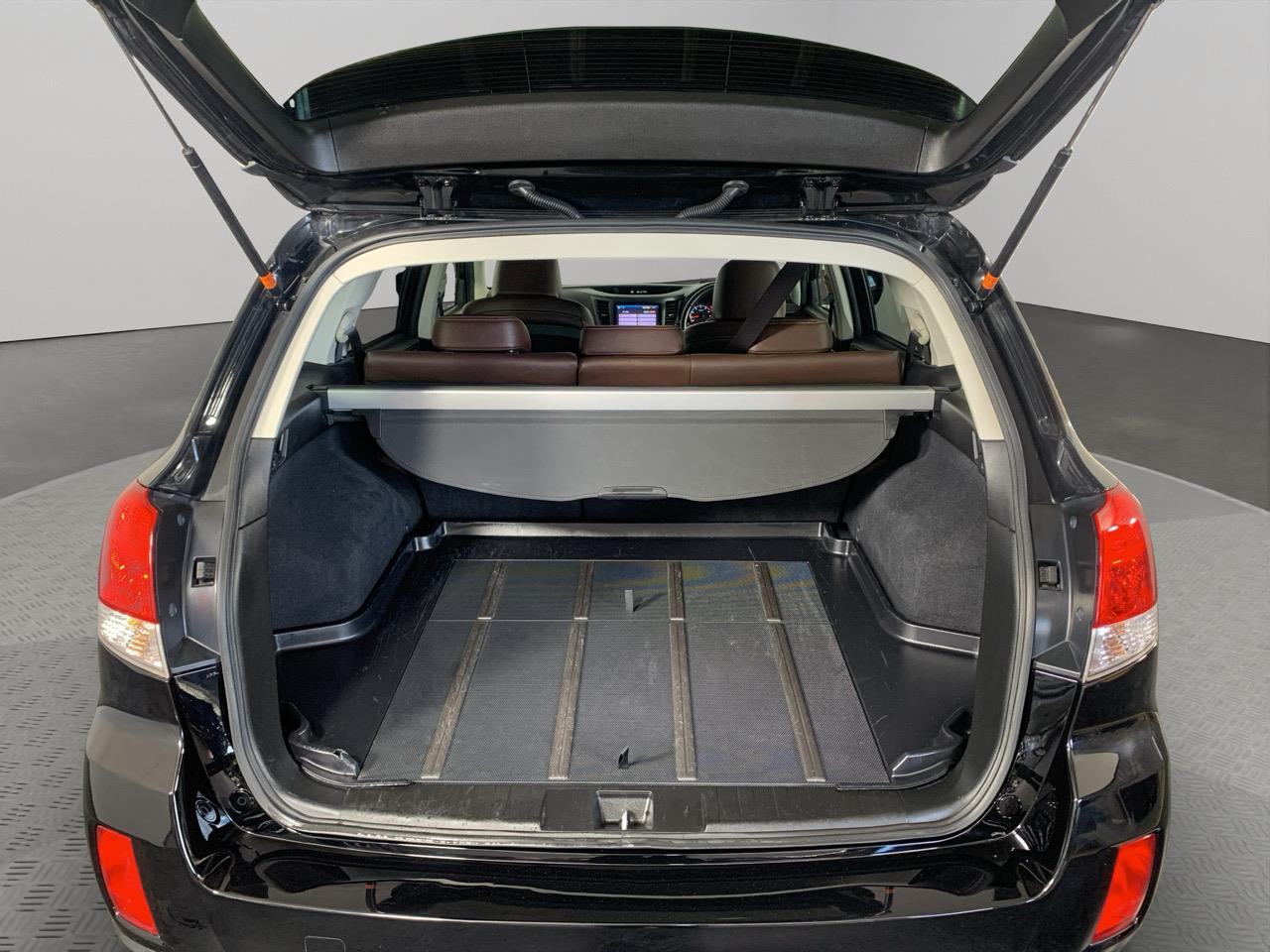 2013 Subaru Outback AWD RV/SUV AWD + CRUISE CONTROL + POWER ADJUSTMENT SEATS