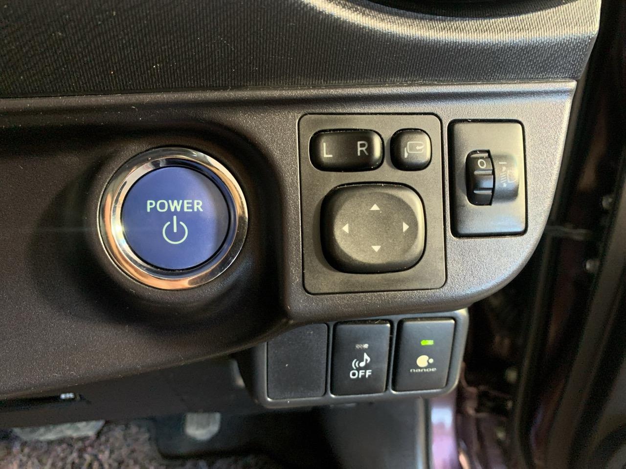 2015 Toyota Aqua Facelift Model S Hatchback REVERSING CAMERA  + HEATED SEATS + AUTO LIGHTS