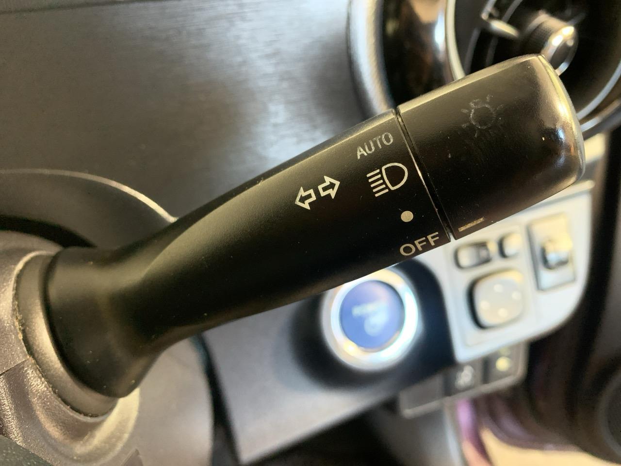 2015 Toyota Aqua Facelift Model S Hatchback REVERSING CAMERA  + HEATED SEATS + AUTO LIGHTS