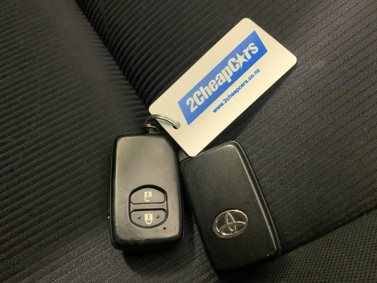 2015 Toyota Aqua Facelift Model S Hatchback REVERSING CAMERA  + HEATED SEATS + AUTO LIGHTS