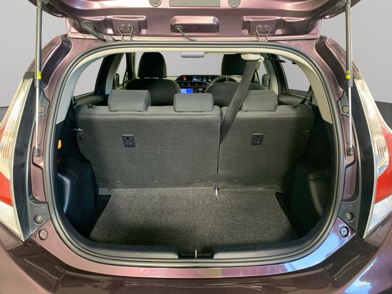 2015 Toyota Aqua Facelift Model S Hatchback REVERSING CAMERA  + HEATED SEATS + AUTO LIGHTS