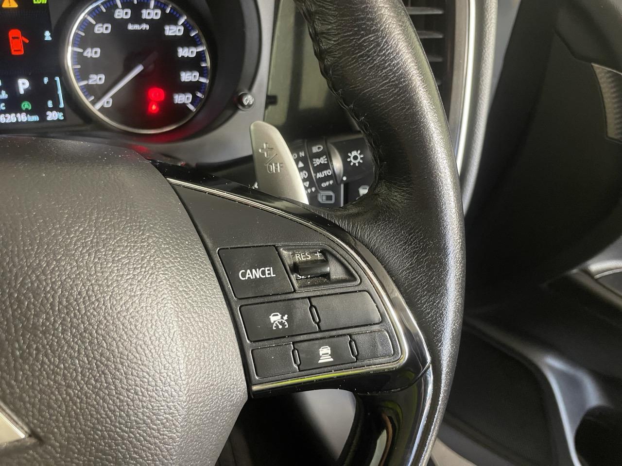 2016 Mitsubishi Outlander 24 G 4WD 7 Seater RV/SUV 4WD + REVERSING CAMERA + PUSH SRART 